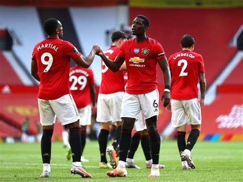 Manchester united football club is a professional football club based in old trafford, greater manchester, england, that competes in the premier league, the top flight of english football. Manchester United goleó y sueña con la Champions - El ...