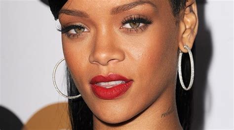 see rihanna naked and makeup free in two new scandalous selfies