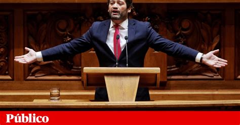 André ventura avisou hoje o pds que o chega não será o cds do século xxi, alertando que não integrará um chega: André Ventura apresenta candidatura a Belém com banda e ...