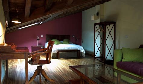 Descubre el mejor apartamento rural en la provincia de madrid para pasar una estancia de ensueño. Estrella Rural, casa rural en Madrid de 2-28 plazas. 7 alojamientos totalmente equipados . Salón ...