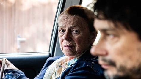 Května 1941 v žirovnici u pelhřimova. Televízna premiéra: Skvelá Iva Janžurová vo filme ...