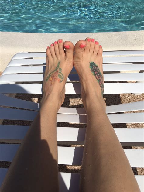 Sarah Brookes Feet