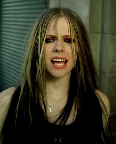 Avril Lavigne в Instagram Avrillavigne Undermyskin