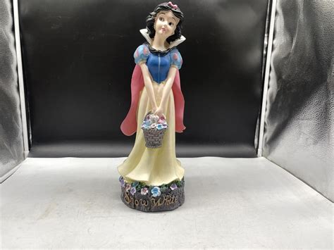 Urban Auctions Snow White Garden Statue 17