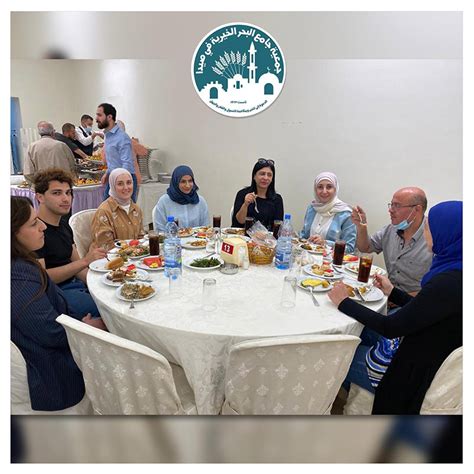 “جمعية جامع البحر الخيرية” تكرم العاملين والطاقم التمريضي في “مستشفى
