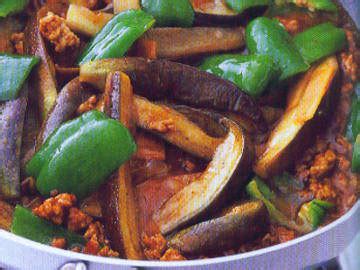 Terung tidak hanya nikmat dengan dimasak balado saja. Resep Terung Daging Masak Cabai - hobimasak.info