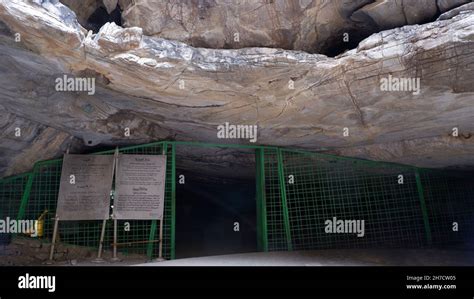 Belum Caves Gate Kolimigundla Andhra Pradesh India Stock Photo Alamy