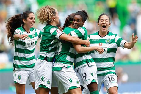 Especial futebol feminino com raquel sampaio (directora do futebol), rita fontemanha e inês pereira (jogadoras) e a catarina barbosa (página de apoio ao futebol feminino). Sporting bicampeão no futebol feminino - Renascença