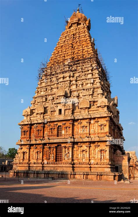 Brihadishwarar Temple Tower Vimana Thanjavur Tamil Nadu India