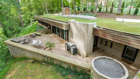70s Bunker Like House Is Actually A Dream Bunker Home Underground Homes Earth Sheltered Homes
