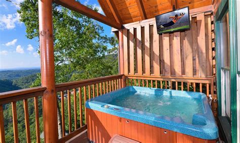 Bear hearts is just minutes away from the parkway in pigeon forge, gatlinburg, and the great smoky mountain. Pigeon Forge Cabins - Black Bear Ridge Mountain Views