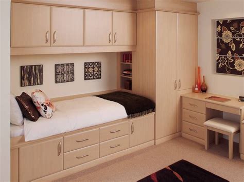 The end result is a small bedroom that has plenty of storage without looking overwhelmed. https://www.google.pl/search?q=bed in wardrobe | Small ...