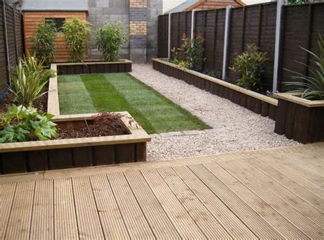 Composite decking offers a wide variety of composite timber building materials made to withstand high traffic from friends, family, and pets, as well harsh climates, strong winds, and the heat of the sun. Pin by Gary Walker on Garden Design | Small garden design ...
