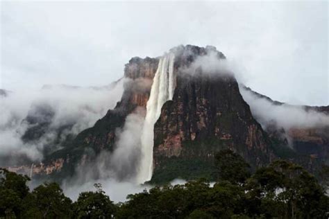 12 Famous South America Landmarks — The Discoveries Of
