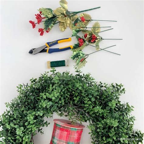 Easy Diy Christmas Wreath With Boxwood And Holly The How To Mom