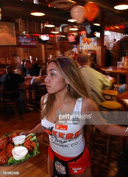 Hooters Waitress Photos And Premium High Res Pictures Getty Images