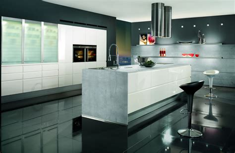 E quando è il momento di cambiare casa. Cucine con isola moderne e personalizzate - Clara Cucine