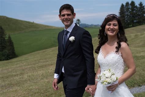 Gerade deshalb, weil ein hochzeitskleid nur einen tag getragen wird und es viele frauen gibt, die sich ein neues brautkleid nicht leisten. Hochzeitskleid 2019 zu verkaufen - Brautkleid gebraucht ...
