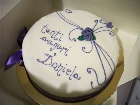 Tecniche per scrivere sulle torte. Scritta Auguri Su Torta - Auguri CrotX