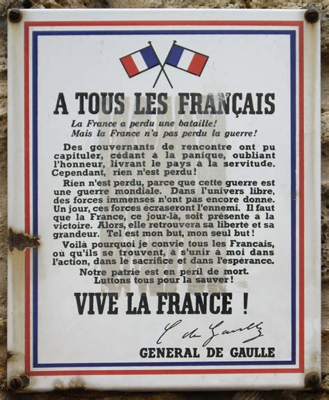 Pourtant, lorsqu'il prend la parole au micro de la bbc, le militaire, tout juste nommé général, est inconnu des français. Fichier:Plaque Charles de Gaulle, Rue du Général ...