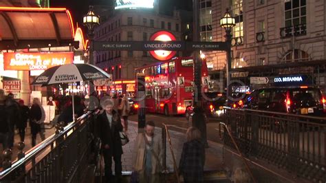 London Underground Wallpapers Piccadilly Circus Underground 60s