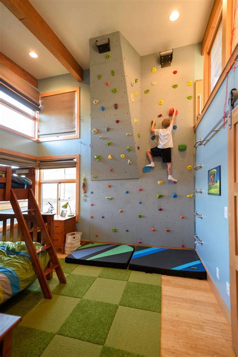 10 Modern Houses With Rock Climbing Walls