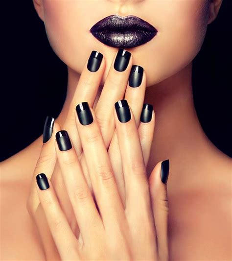 10 Best Black Nail Polishes 2021 Update With Reviews