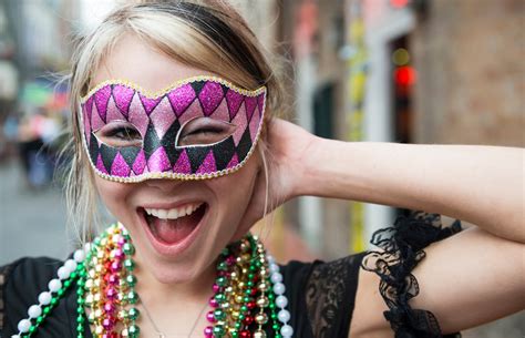 Easy Mardi Gras Mask Designs