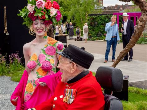 Chelsea Flower Show 2019 In Pictures The Queen Duchess Of Cambridge Piers Morgan Susanna