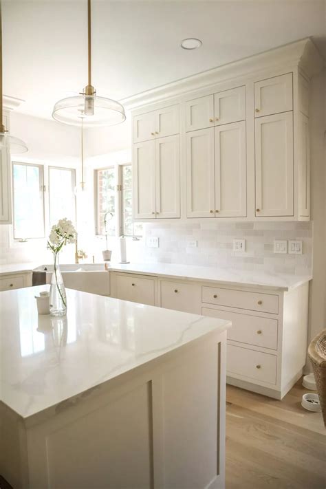 This Beautiful Warm White Off White Paint Color Is Stunning On Kitchen