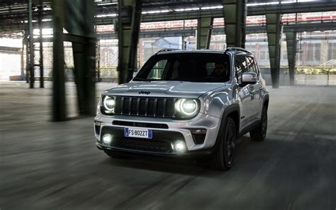 Jeep Renegade Wins French Magazines Urban Suv Of The Year Title