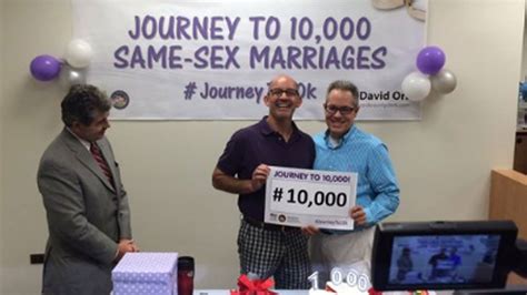 Cook County Issues 10000th Same Sex Marriage License Chicago Tribune