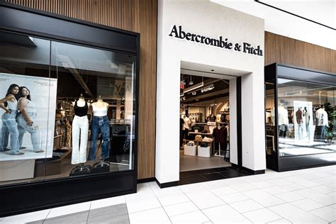 fusion specialties store design and mannequin solution for abercrombie and fitch