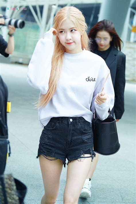 Rosé Blackpink Kpop Fashion Outfits Blackpink Fashion Korean