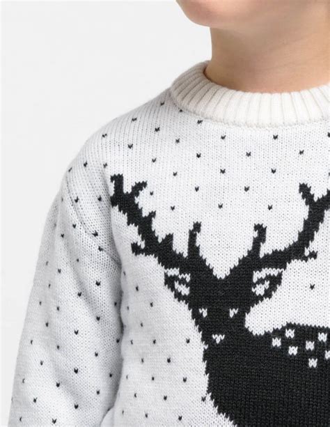 Купить свитер с оленем белого цвета для мальчика 40035 - tepliezveri.ru
