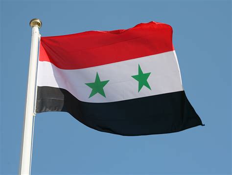 اعتمد العلم الحالي لأول مرة في 22 شباط / فبراير 1958 في إطار مرحلة الوحدة السورية المصرية التي نتج عنها قيام الجمهورية العربية المتحدة التي اعتمدت العلم المذكور كعلم رسمي في ذلك الوقت، وقد رفع لأول مرة في البلدين في 1 نيسان أبريل 1958 وبقي معتمداً. Seeking Intellectual Honesty, Consistency & Principles on ...