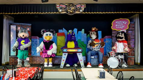 Chuck E Cheese Is Breaking Up The Animatronic Band