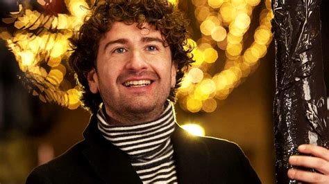 Niente sarebbe com'è, perché tutto sarebbe come non è, e. Alessandro Siani in teatro a Reggio: il "nostro" Sud ha ...