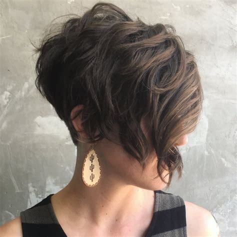 The cut will ideally fall between your ears and outward smooth bob hairstyles 2020. 40 Short Hairstyles for Thick Hair (Trendy in 2019-2020 ...