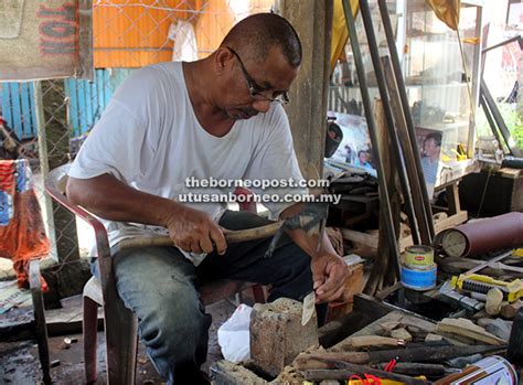 Tukang yang dipilih telah melalui proses seleksi dan pelatihan. Perkampungan Keris warisan seni Terengganu | Utusan Borneo ...