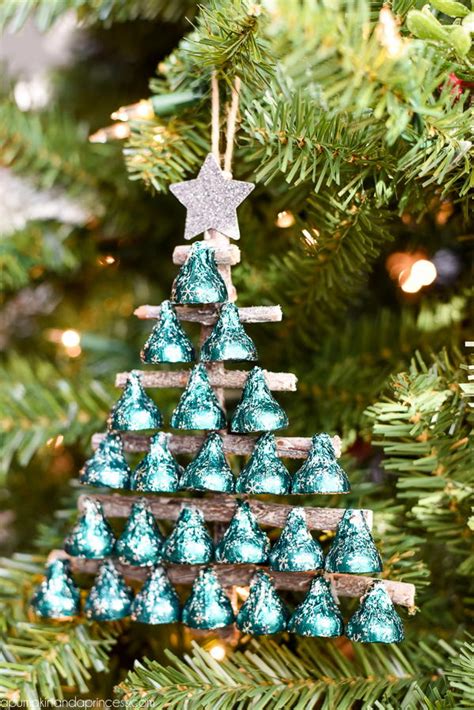 Hershey's kisses are truly a chocolate classic. Seasons Greetings Hershey's Kisses Christmas Tree ...