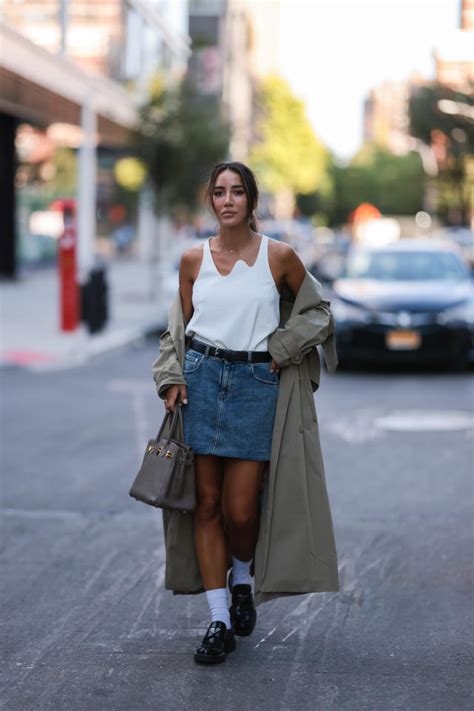 The 10 Best Mini Skirt Outfits According To Stylists