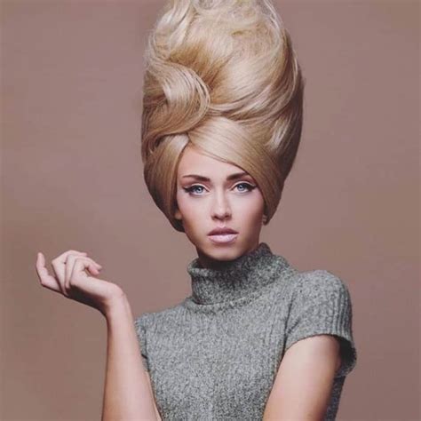 Jaw Dropping Beehive Hairdos For Extravagant Women