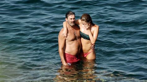 Jon Hamm And Girlfriend Anna Osceola Get Handsy During Vacation Fox News