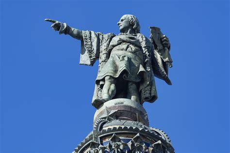 Christopher Columbus Barcelonas Famous Statue Under Attack Time