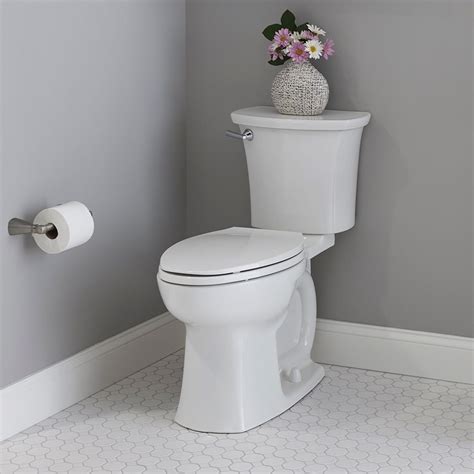 Edgemere Right Height Elongated Toilet 128 Gpf American Standard
