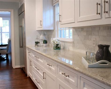 Natural stone like this beautiful bianco carrara herringbone marble mosaic makes a timeless statement. Carrara Marble Backsplash Home Design Ideas, Pictures ...