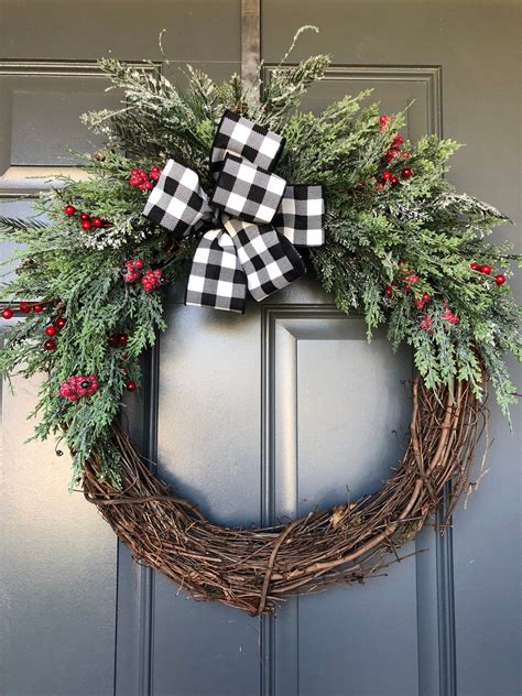 10 Large Christmas Wreaths For Front Door