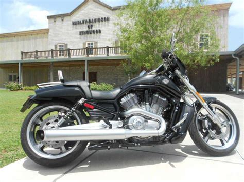 Dual exhaust with satin chrome finish. 2011 Harley-Davidson VRSCF V-Rod Muscle Cruiser for sale ...