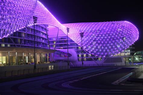 W Abu Dhabi Yas Island Super Grand Prix Hotel